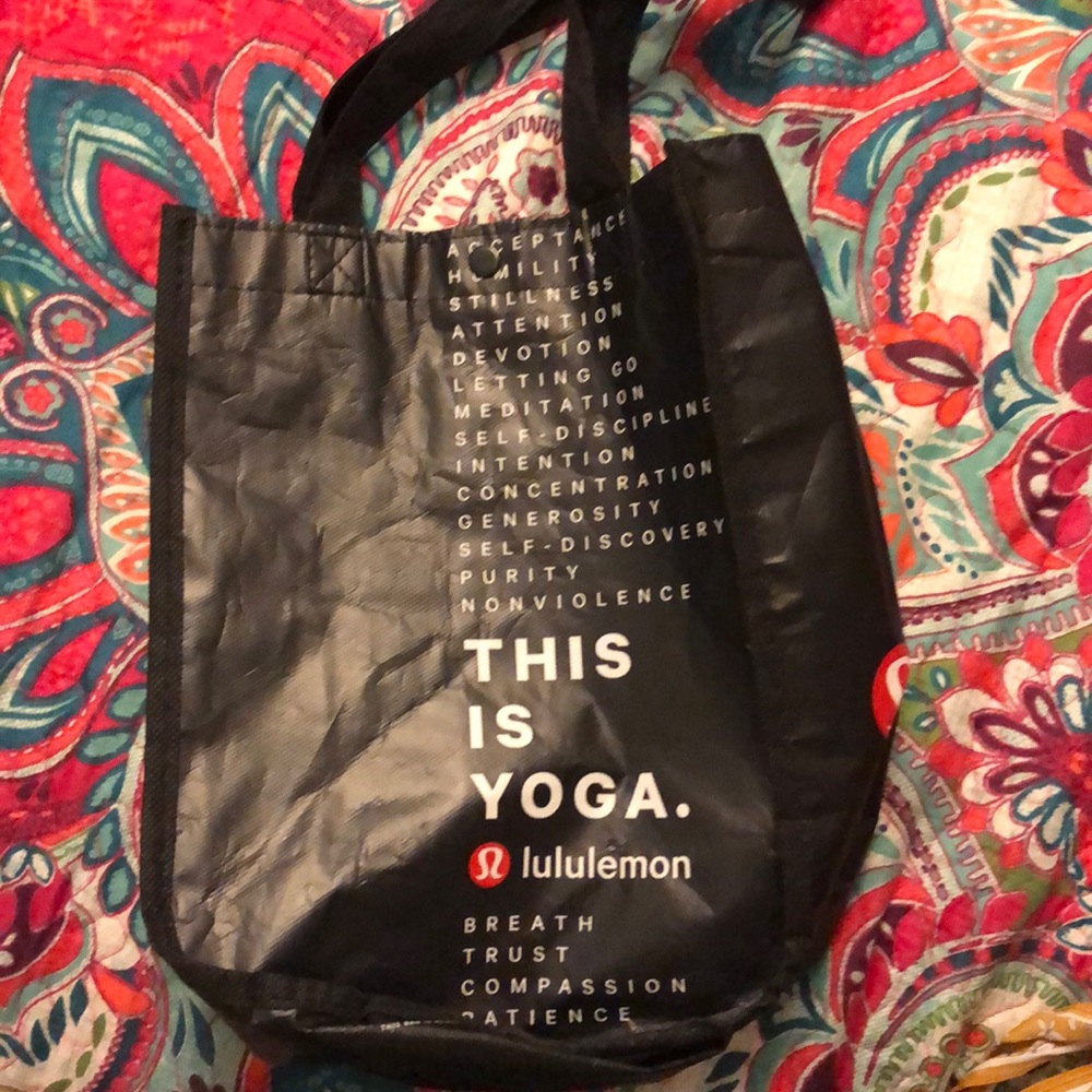 Lululemon shopping bag